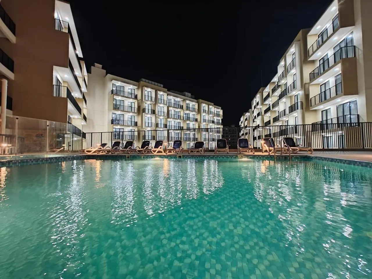 Fabulous Brand New 1Br Apartment Ras al-Khaimah 0*,